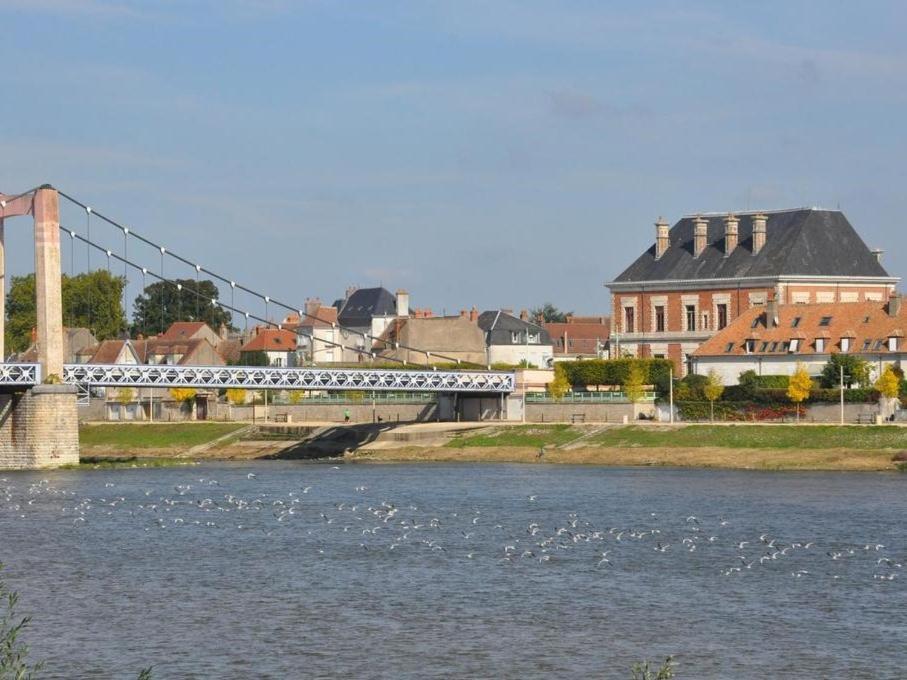 เลอ พริเยอเร แซ็งตาญ็อง Hotel Cosne-Cours-Sur-Loire ภายนอก รูปภาพ